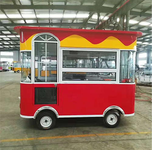 江苏客户在我司的定制活动板房餐车